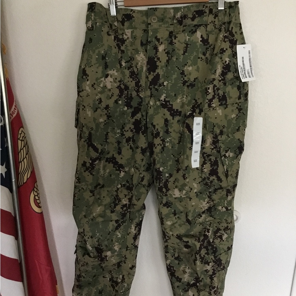 US Navy Nwu type iii green digital trousers size large short new with tags